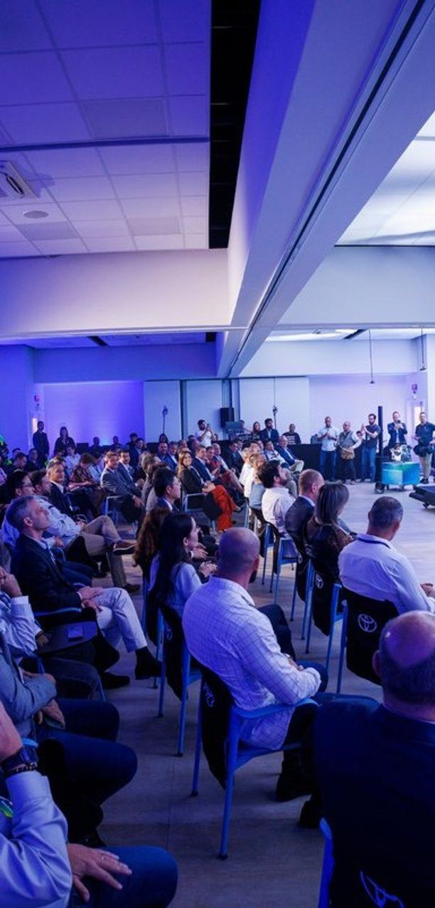 Plateia em evento corporativo produzido pela MYTT